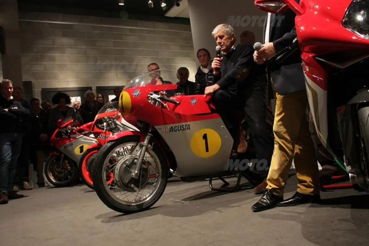 Giacomo Agostini: "Rossi non è finito, ma occhio ai giovani" (9)