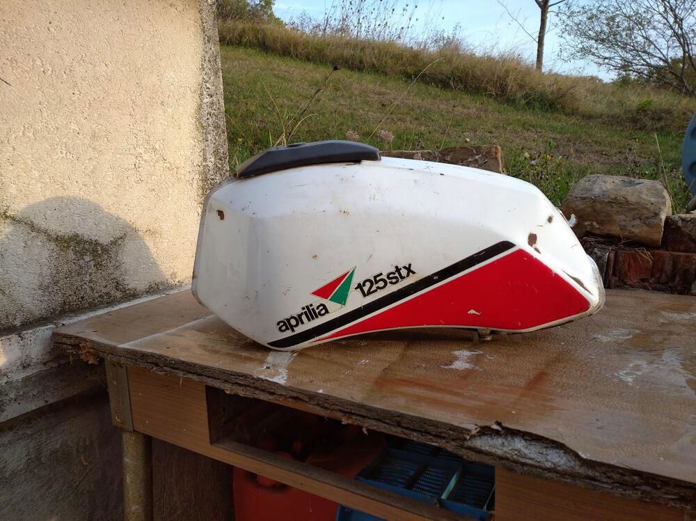 serbatoio aprilia stx 125