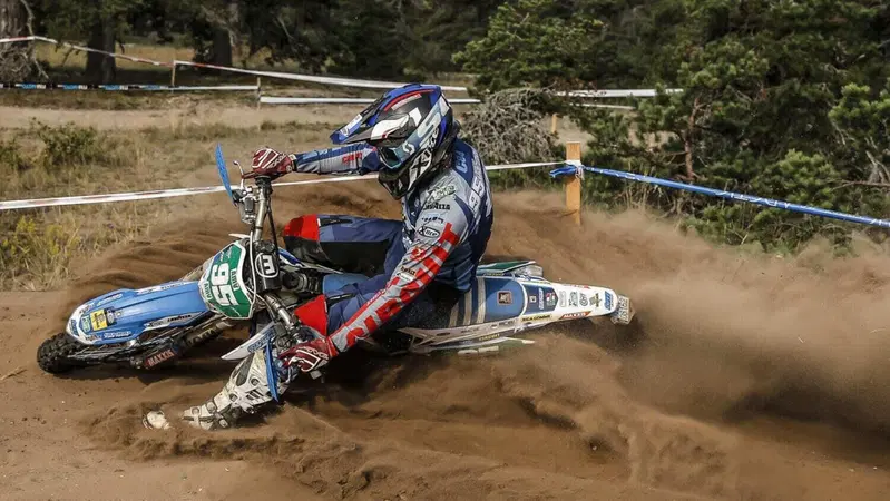 Decreto Infrastrutture: le reazioni di FMI e ANCMA al targhino per l'Enduro e al resto