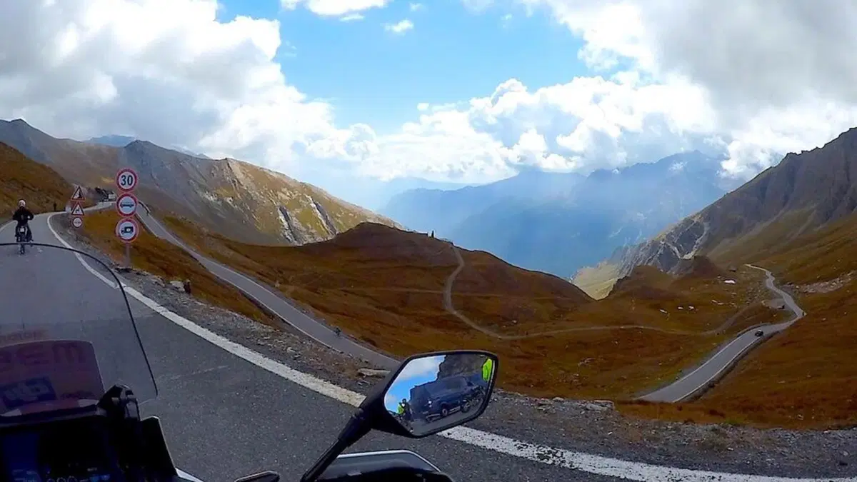 Viaggi, itinerari e giri in moto: il Colle Dell’Agnello in moto con papà (11)