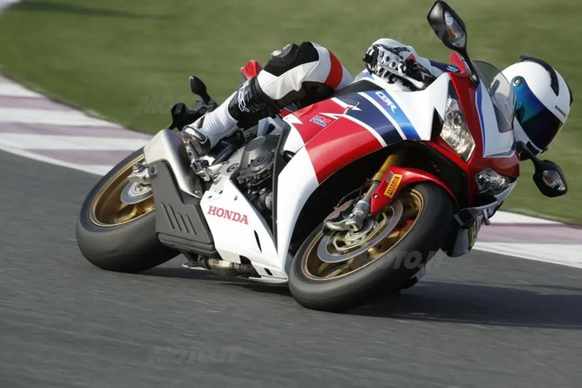 Honda CBR1000RR Fireblade SP (3)