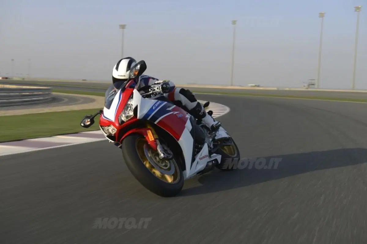 Honda CBR1000RR Fireblade SP (11)