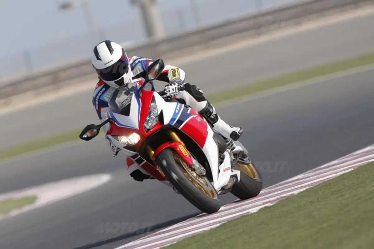 Honda CBR1000RR Fireblade SP (16)