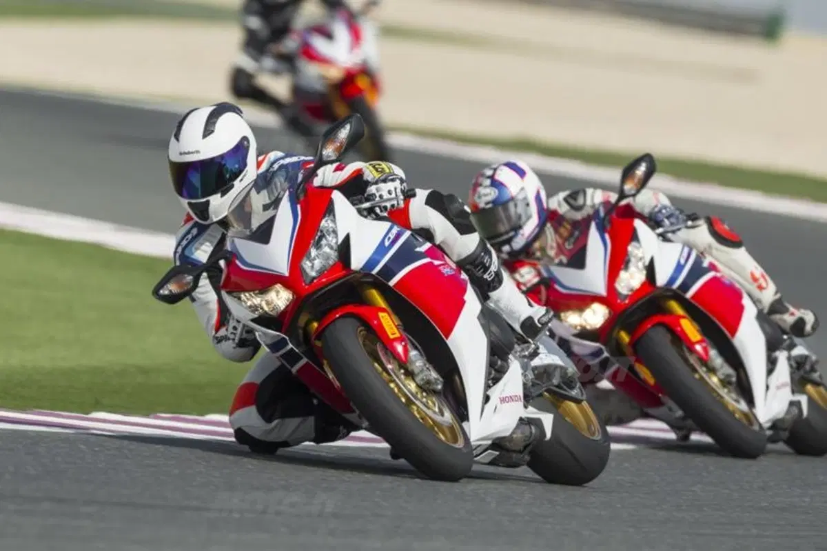 Honda CBR1000RR Fireblade SP (21)