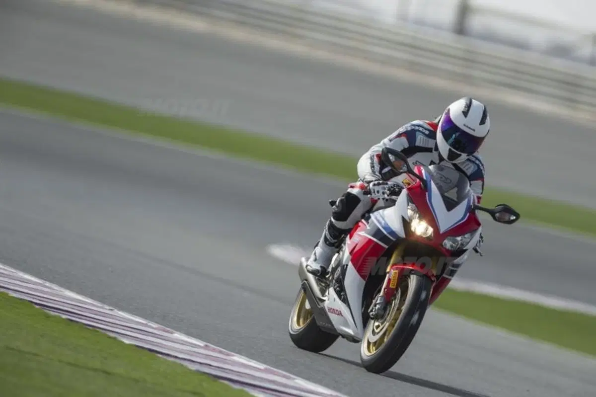 Honda CBR1000RR Fireblade SP (22)