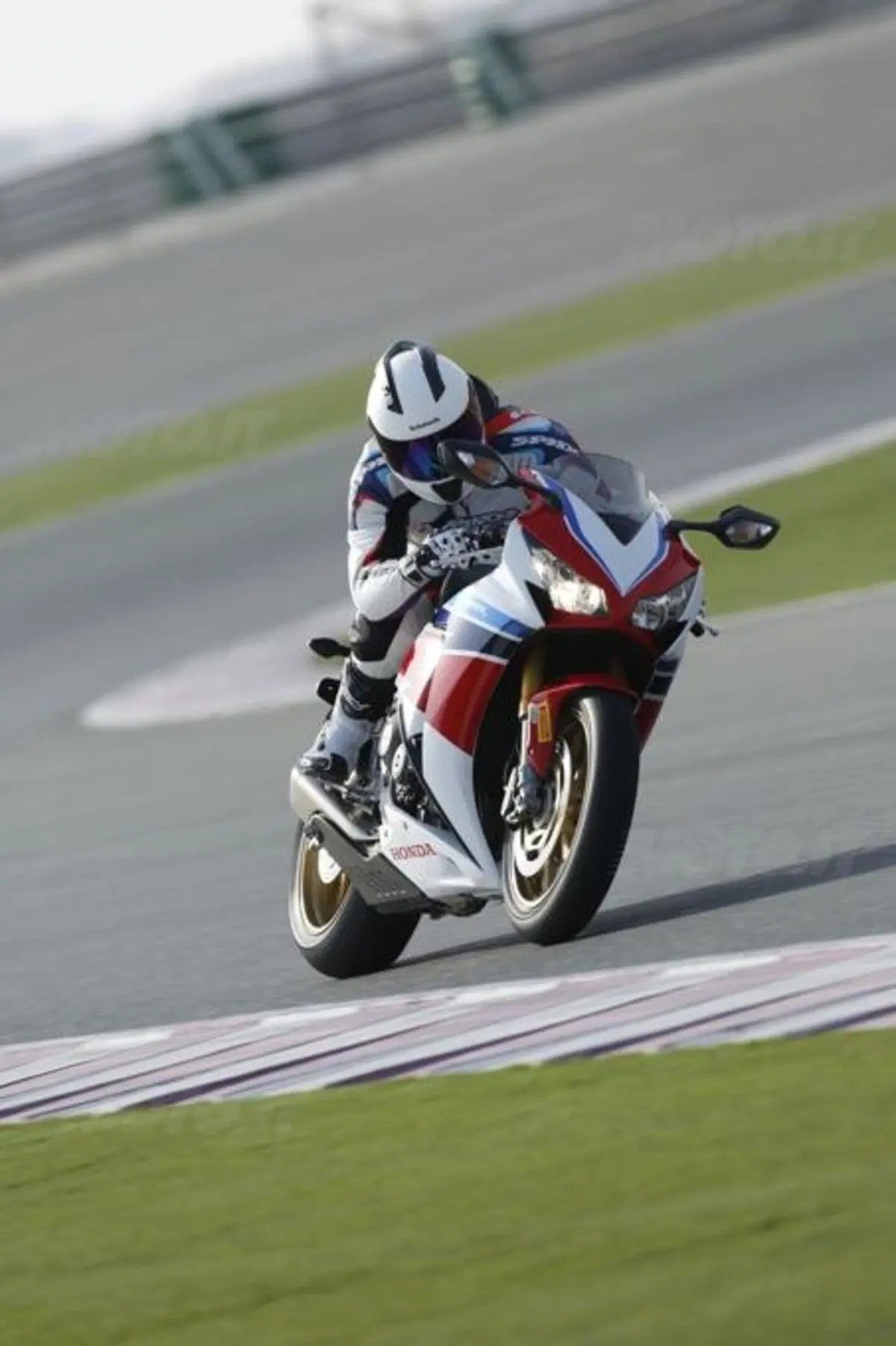 Honda CBR1000RR Fireblade SP (32)