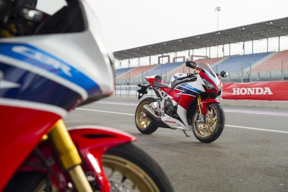 Honda CBR1000RR Fireblade SP (34)