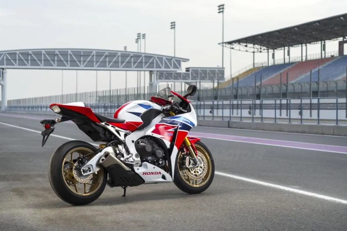 Honda CBR1000RR Fireblade SP (35)