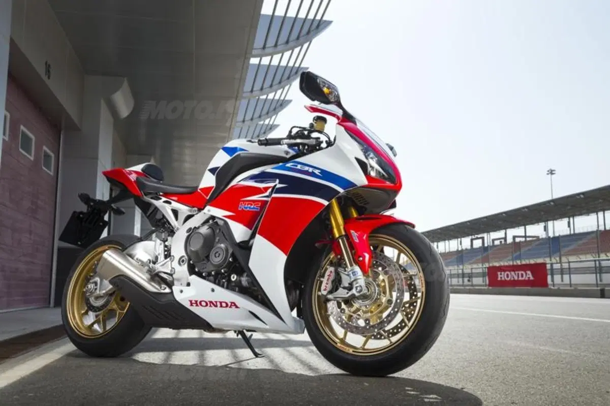 Honda CBR1000RR Fireblade SP (37)