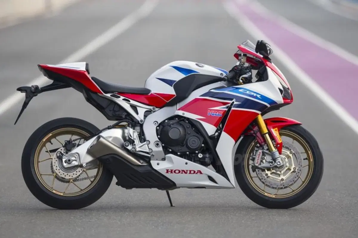 Honda CBR1000RR Fireblade SP (38)