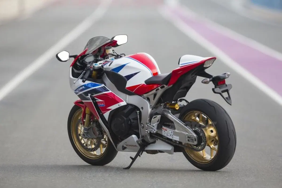 Honda CBR1000RR Fireblade SP (39)