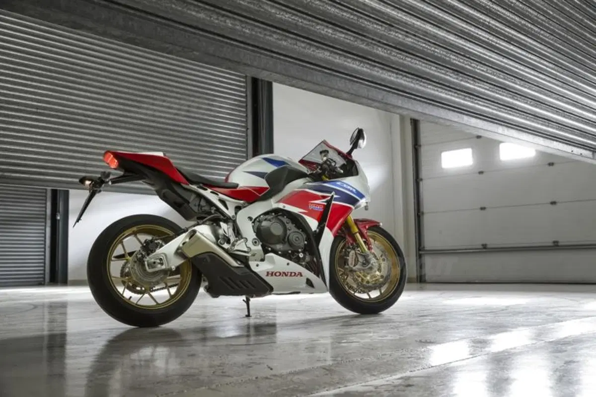 Honda CBR1000RR Fireblade SP (43)