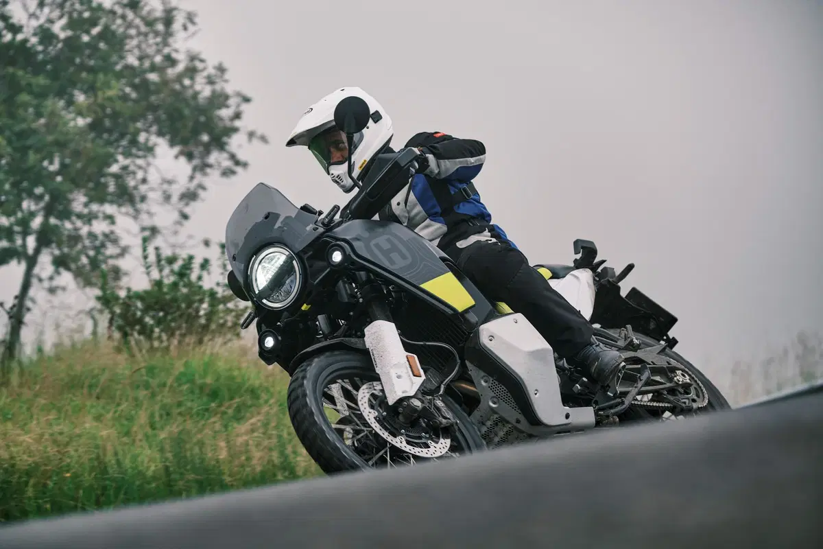 Husqvarna Norden 901: eccola! Foto, caratteristiche, scheda tecnica e prezzo (2)