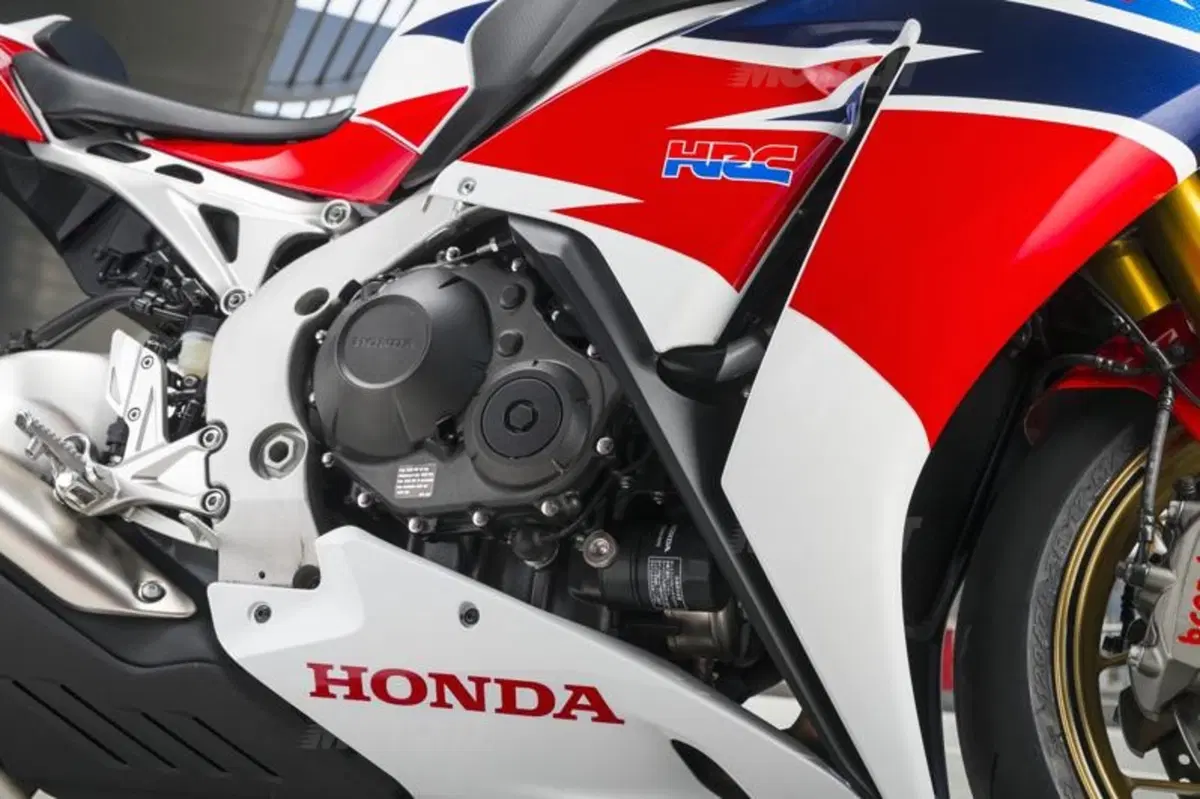 Honda CBR1000RR Fireblade SP (56)