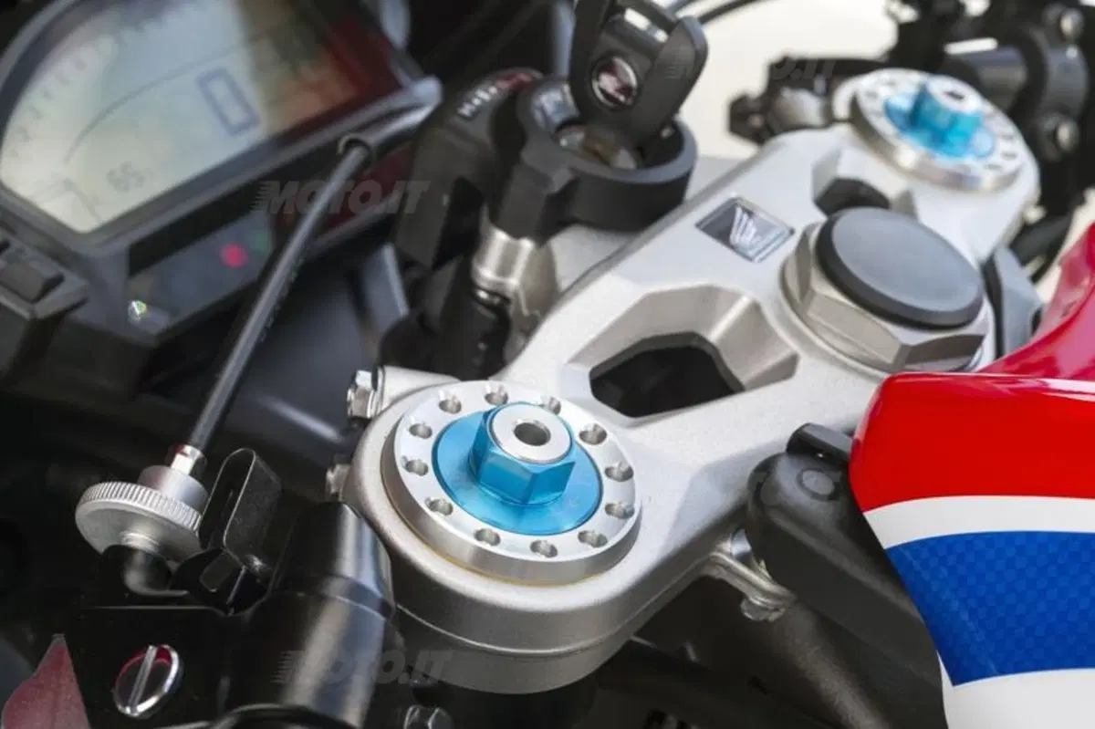 Honda CBR1000RR Fireblade SP (59)
