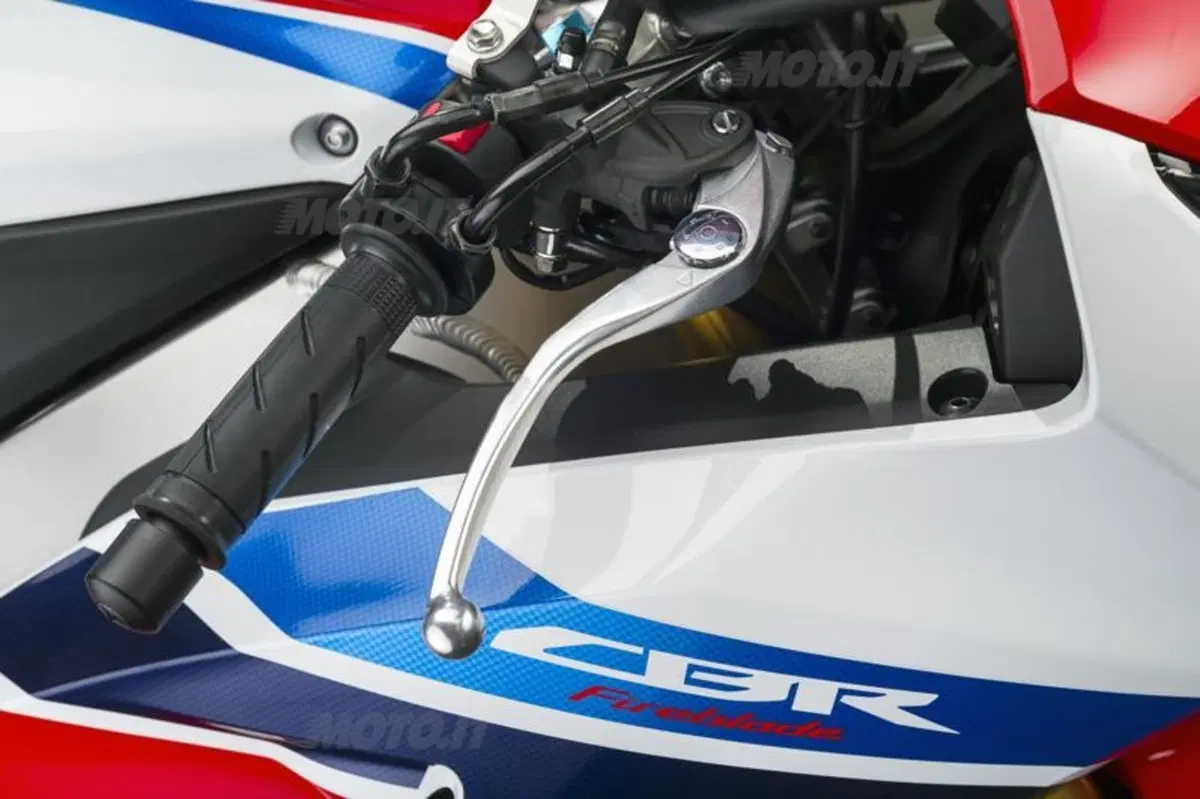 Honda CBR1000RR Fireblade SP (60)