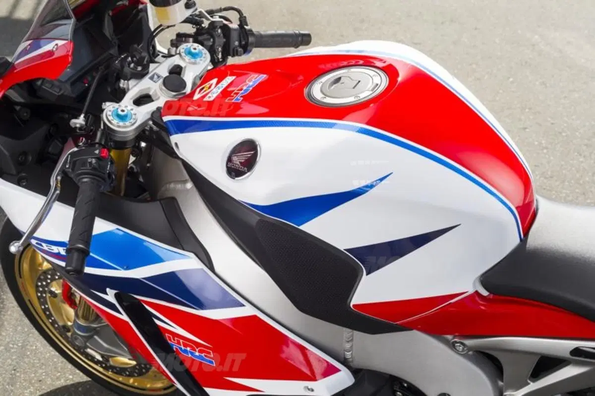 Honda CBR1000RR Fireblade SP (61)