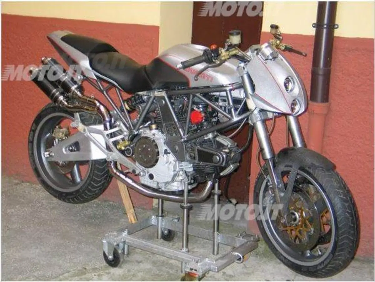 Le Strane di Moto.it: Ducati 900SS (5)