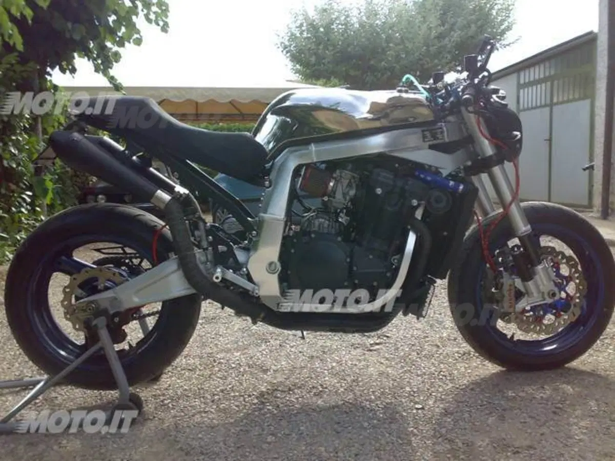 Le Strane di Moto.it: Suzuki GSX-R1100