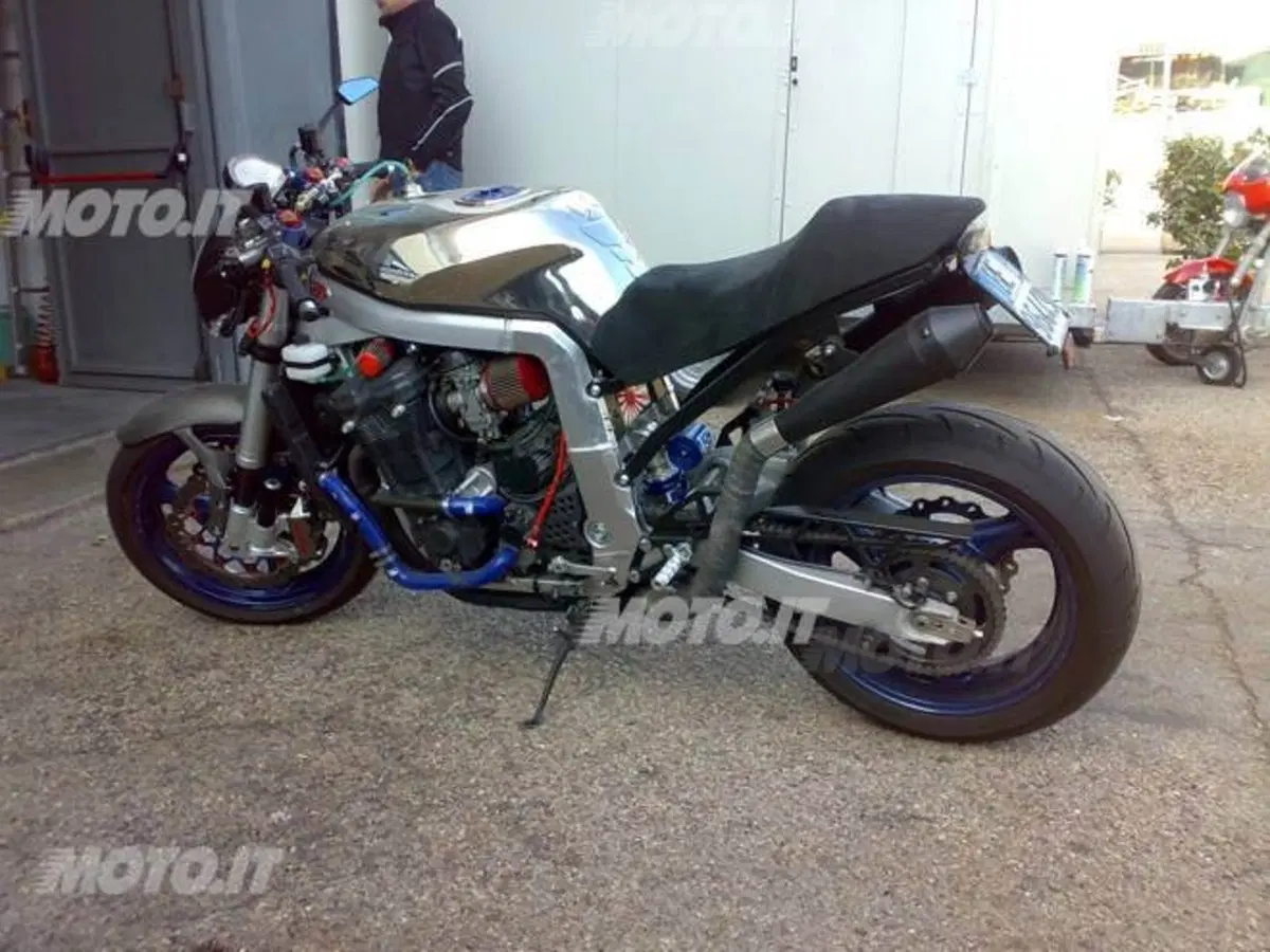 Le Strane di Moto.it: Suzuki GSX-R1100 (3)