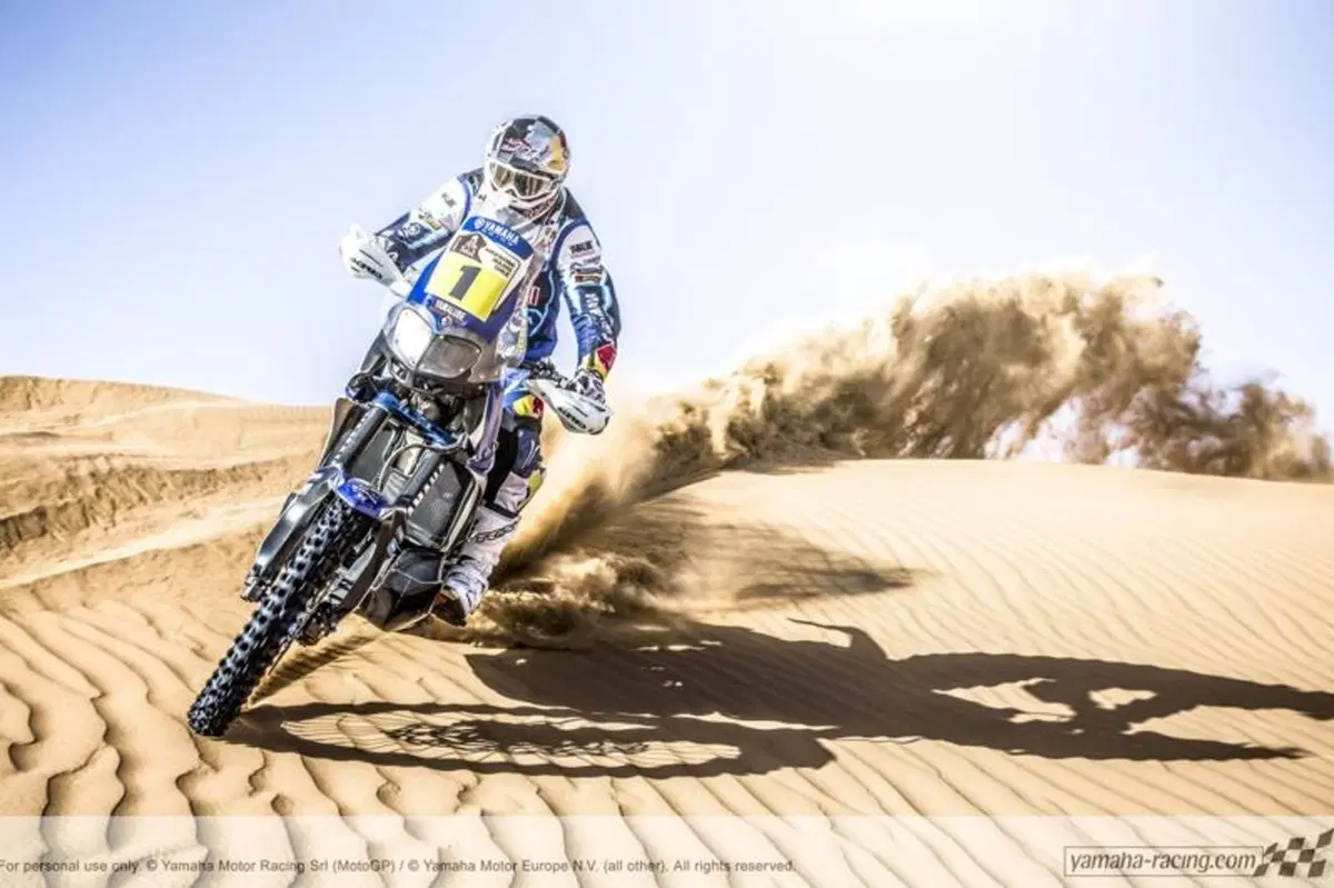 Yamaha YZ450F Rally: Cyril Despres sfida KTM e Honda