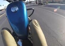 La penna con l’Harley Davidson è da dieci e lode, ma l’atterraggio è da bocciare [VIDEO]