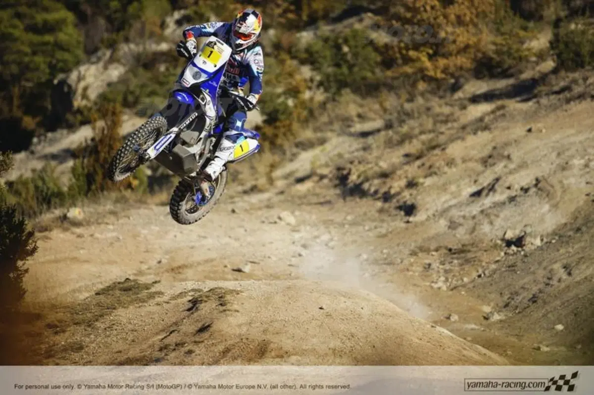 Yamaha YZ450F Rally: Cyril Despres sfida KTM e Honda (14)