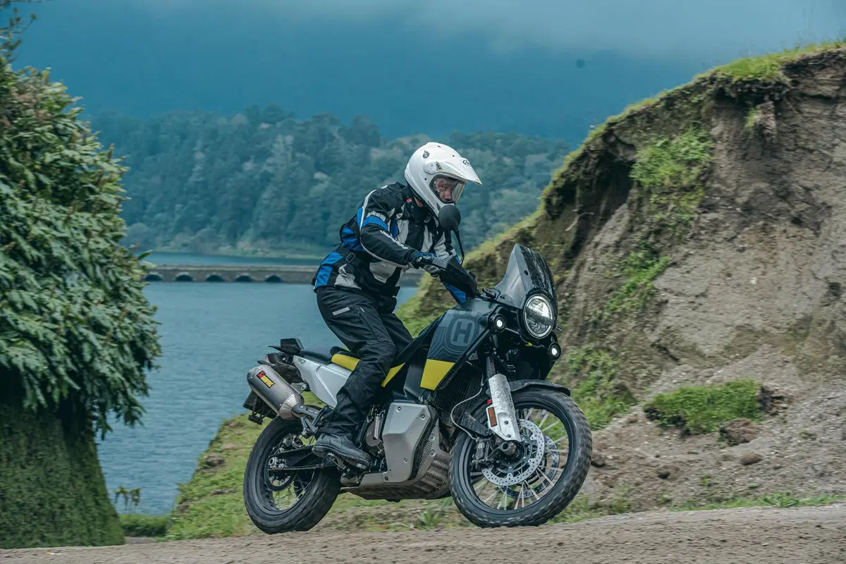Husqvarna Norden 901 TEST: come va su strada e fuoristrada! (2)
