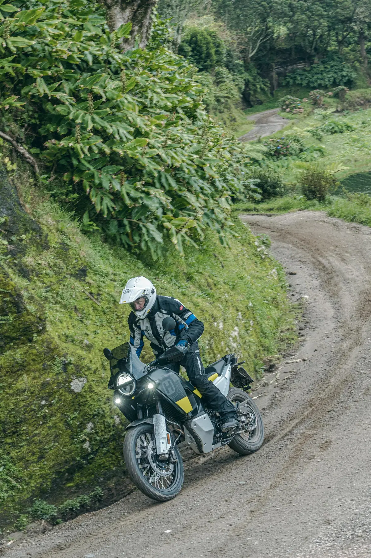 Husqvarna Norden 901 TEST: come va su strada e fuoristrada! (6)