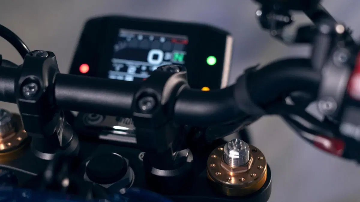 Nuova Yamaha XSR 900 2022. Cambiano l'estetica e la tecnica (5)