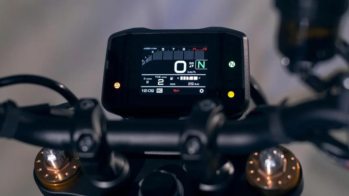 Nuova Yamaha XSR 900 2022. Cambiano l'estetica e la tecnica (6)