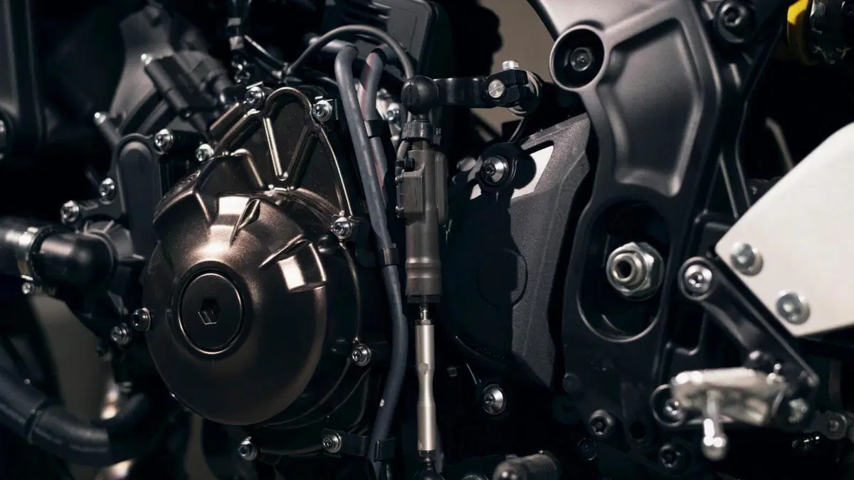 Nuova Yamaha XSR 900 2022. Cambiano l'estetica e la tecnica (10)