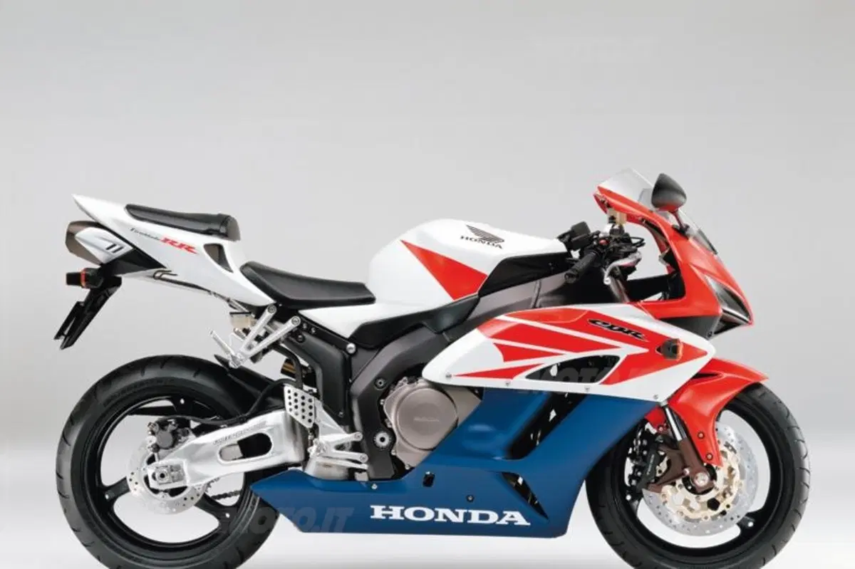 Honda CBR Fireblade. La storia di un grande successo (8)