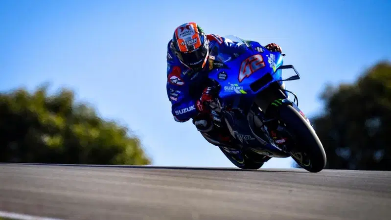 MotoGP 2021. Il GP di Algarve a Portimao. In sella alla Suzuki con la 'shoulder cam' di Rins [VIDEO]