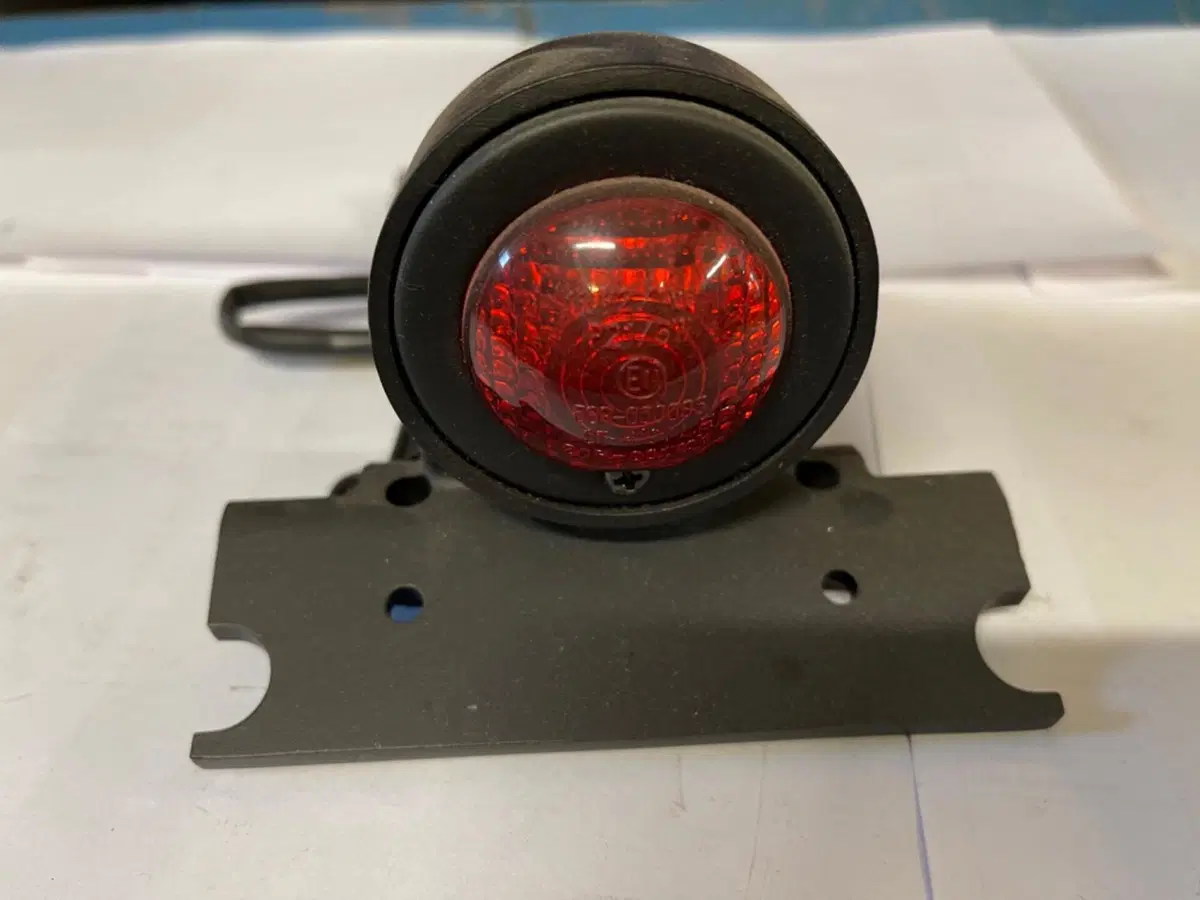 Faro posteriore per moto varie Drag Specialties (4)