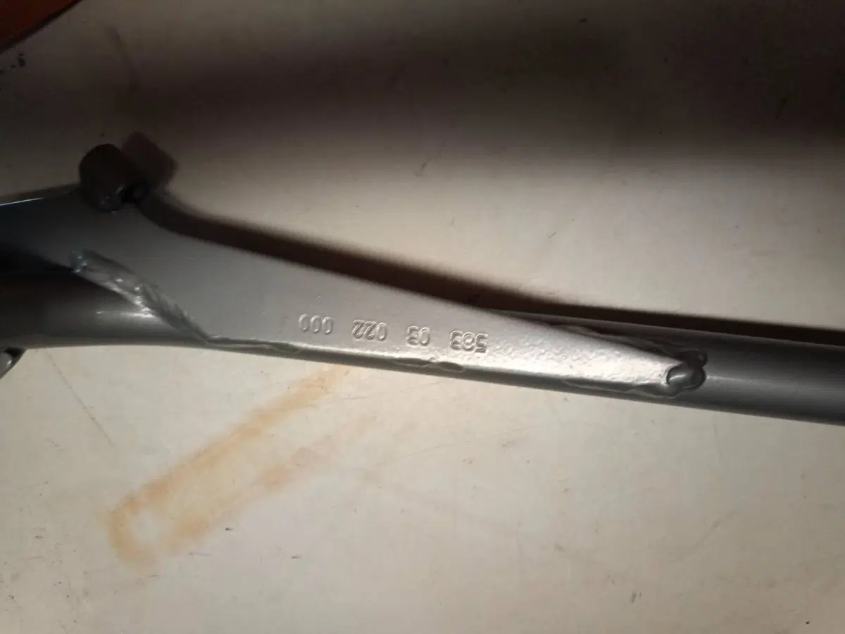 Cavalletto CENTRALE 58303022000 Ktm (3)