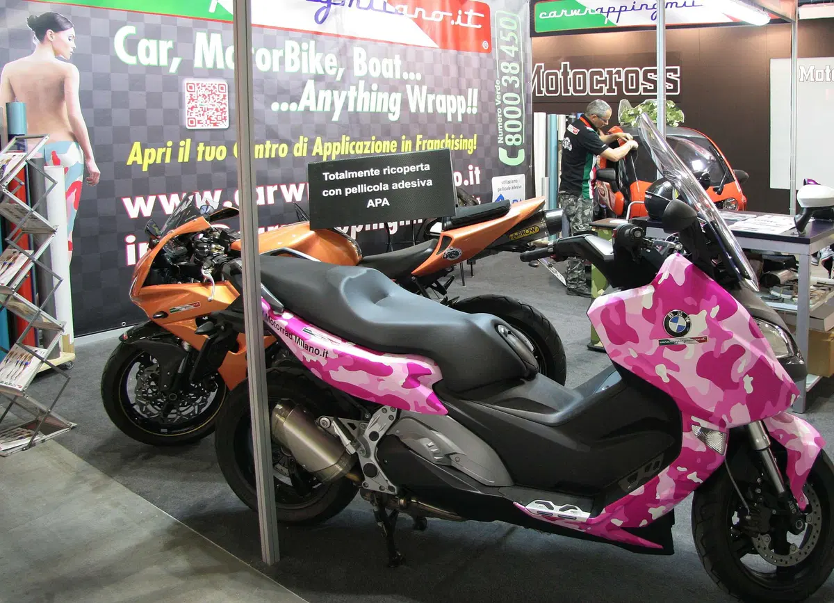 Pellicole APA Moto Wrapping (2)