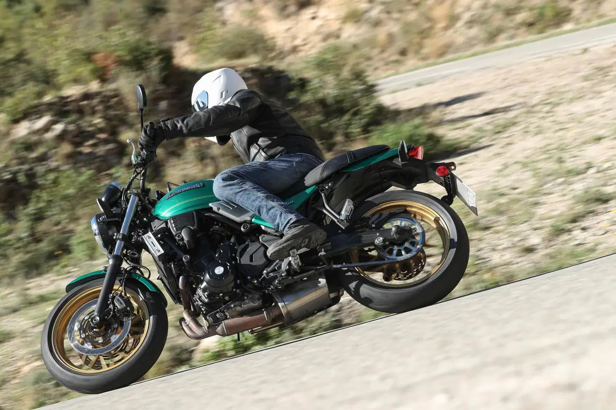 Kawasaki Z650RS TEST (3)