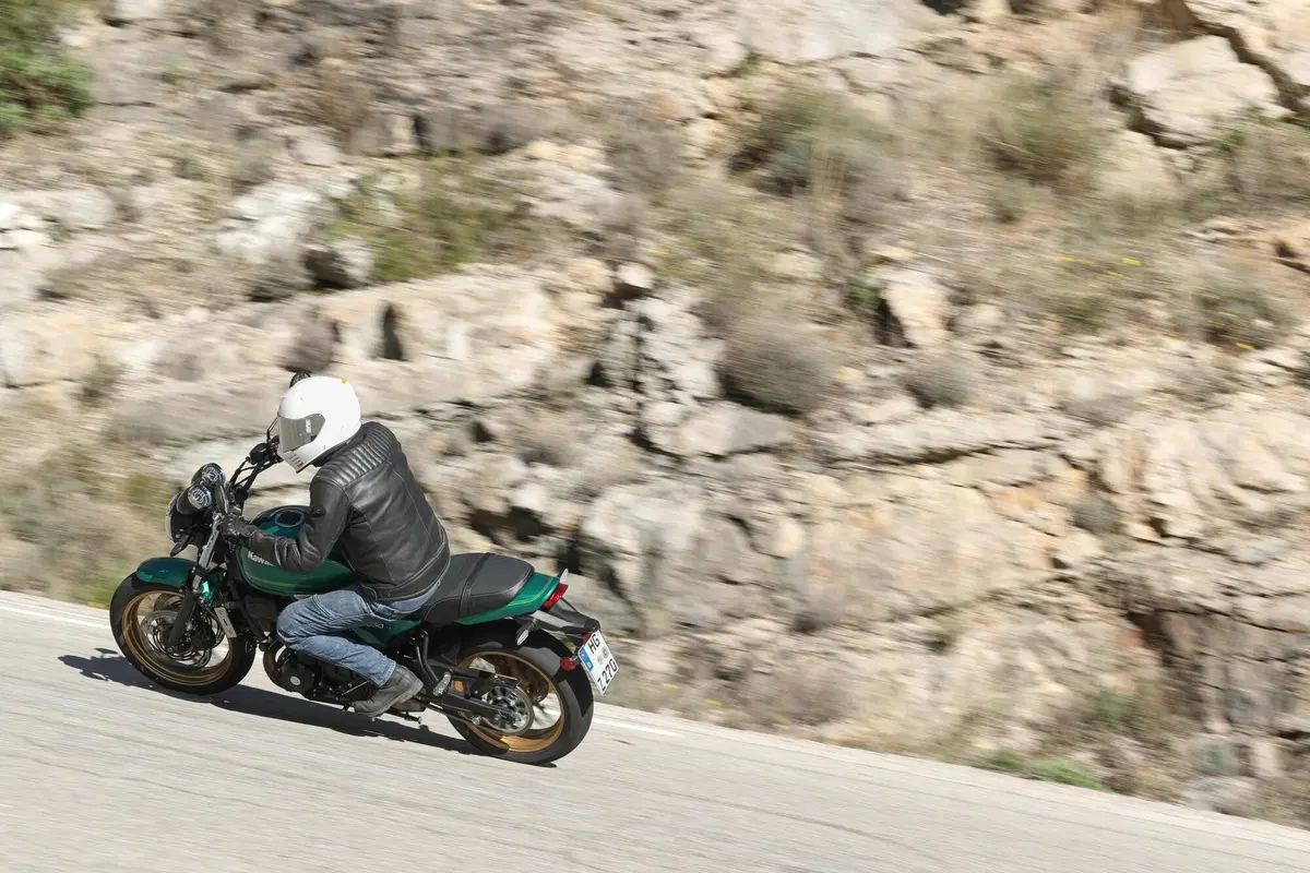 Kawasaki Z650RS TEST (5)
