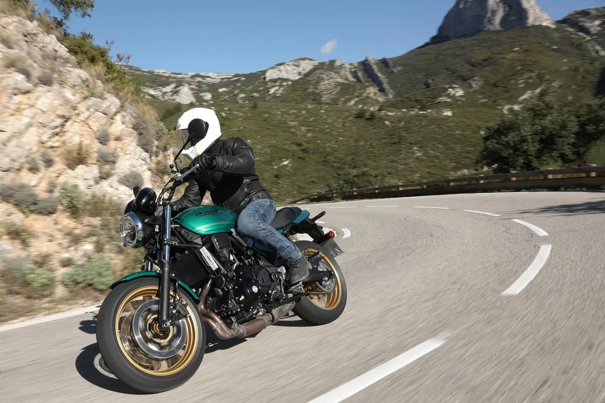 Kawasaki Z650RS TEST (11)