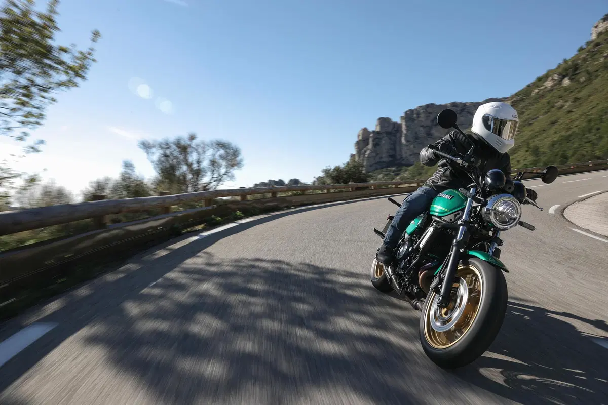 Kawasaki Z650RS TEST (15)