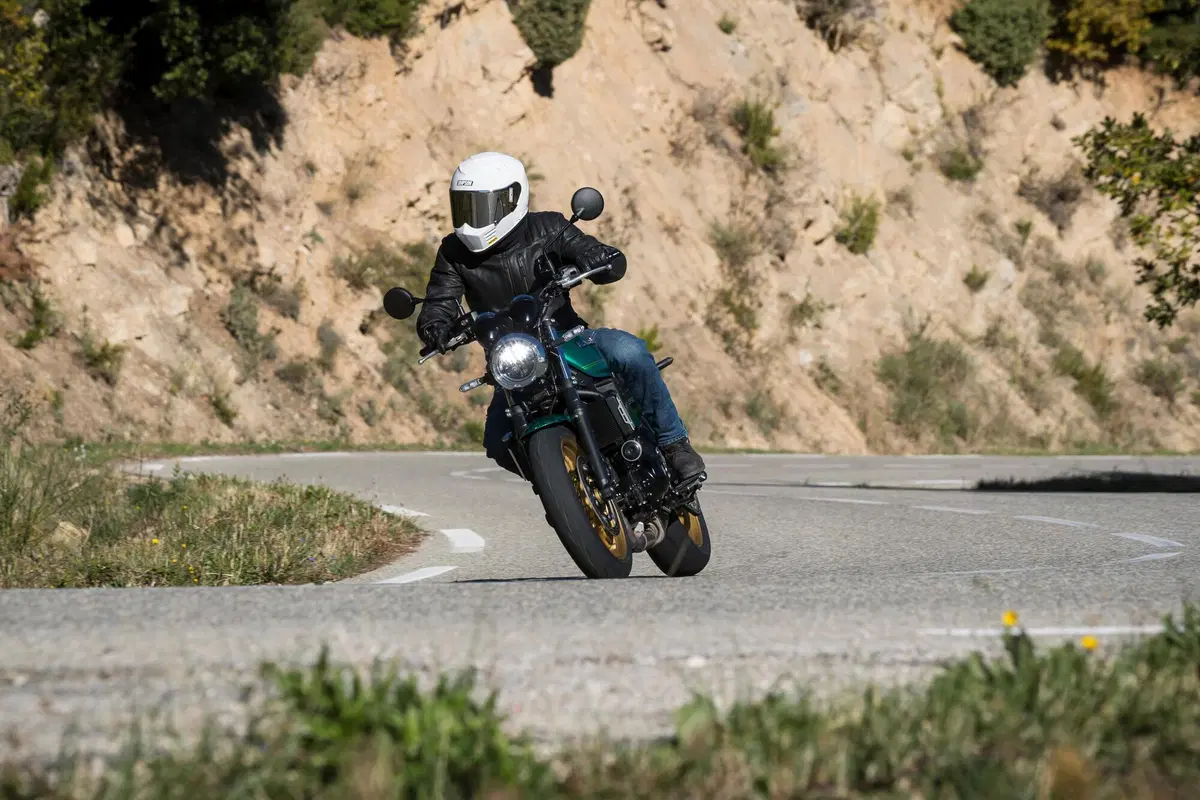 Kawasaki Z650RS TEST (18)