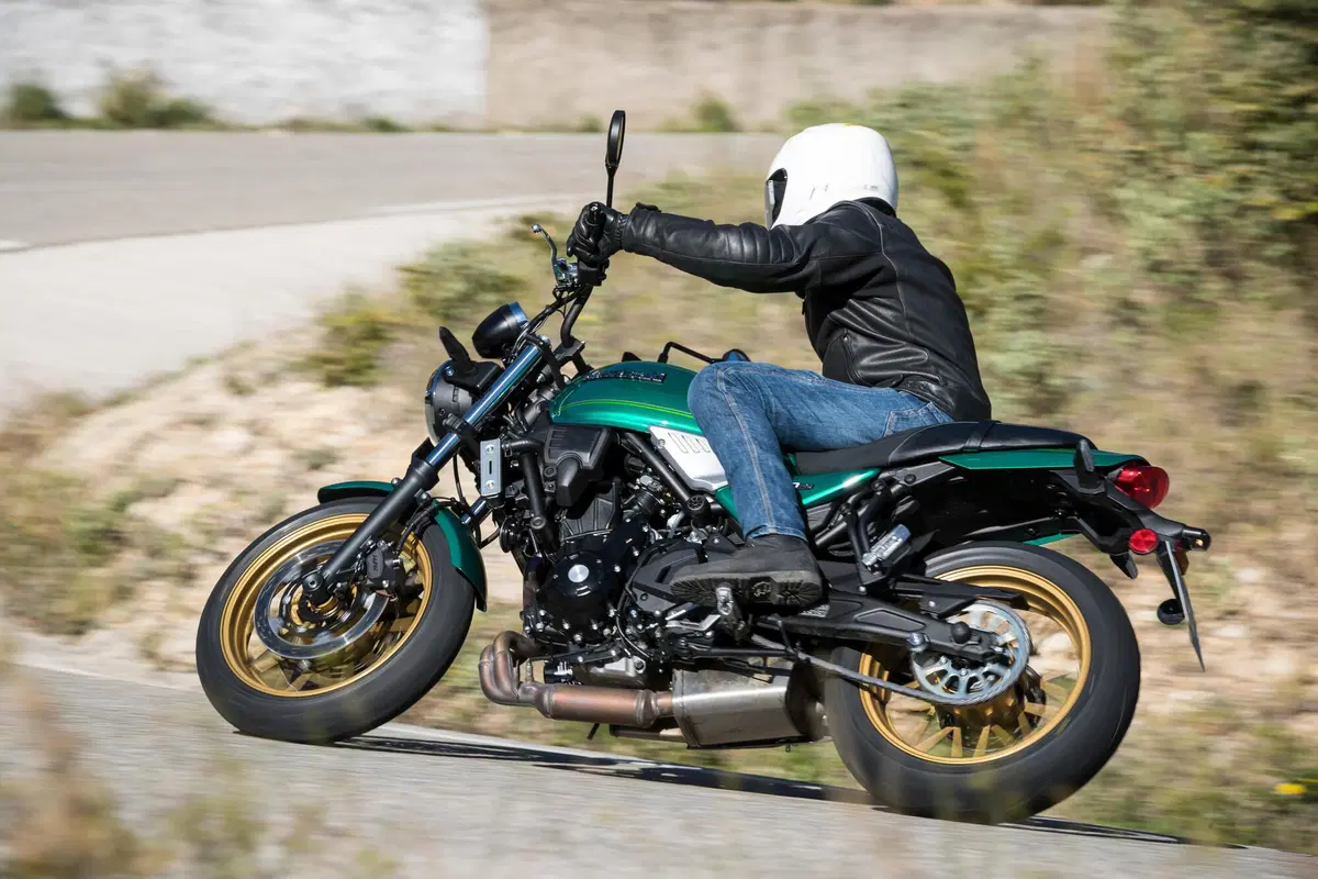 Kawasaki Z650RS TEST (20)