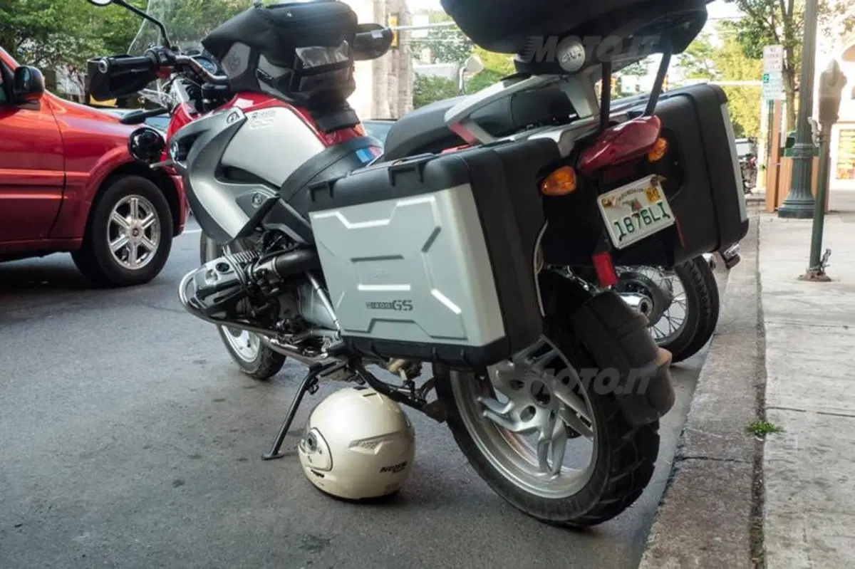 USA, qui mica ti rubano la moto (6)
