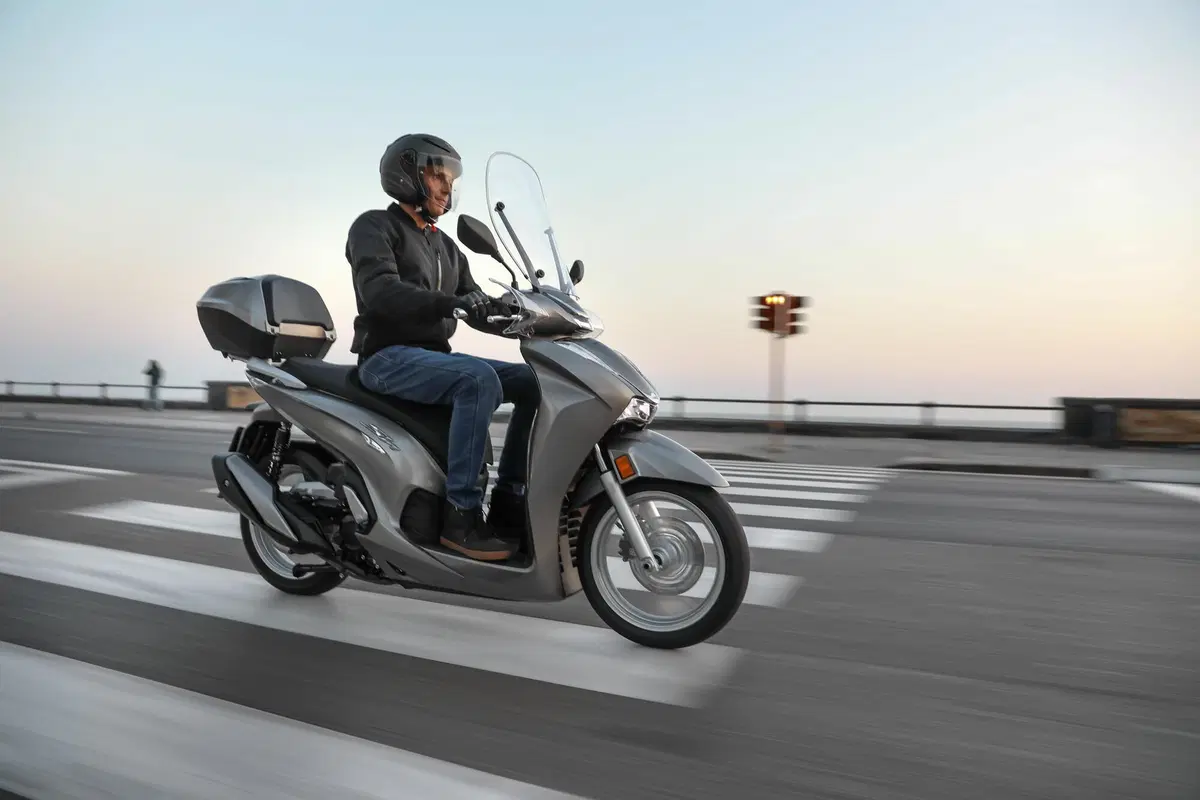  Honda SH 350I 2022. Più veloce e più potente (18)