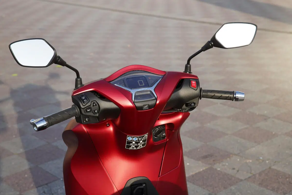  Honda SH 350I 2022. Più veloce e più potente (21)