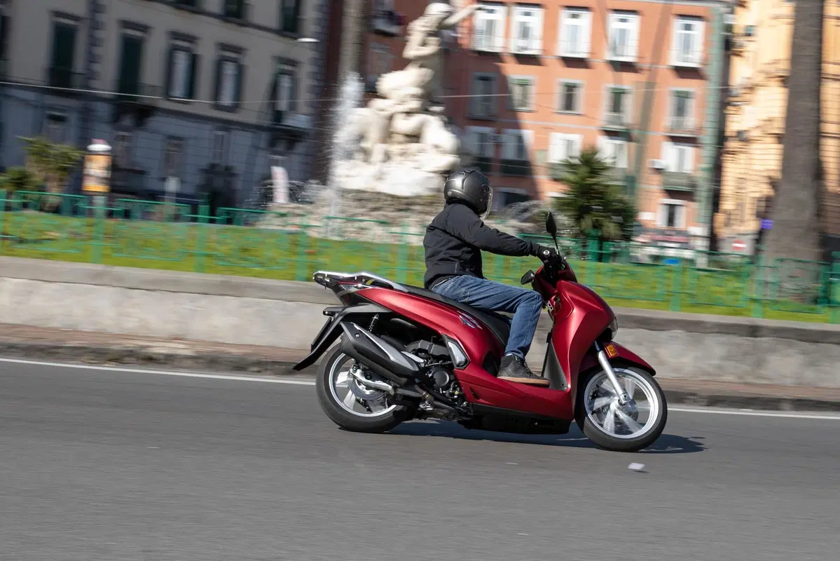  Honda SH 350I 2022. Più veloce e più potente (38)