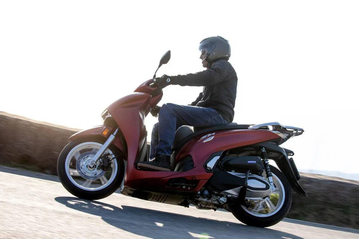  Honda SH 350I 2022. Più veloce e più potente (29)