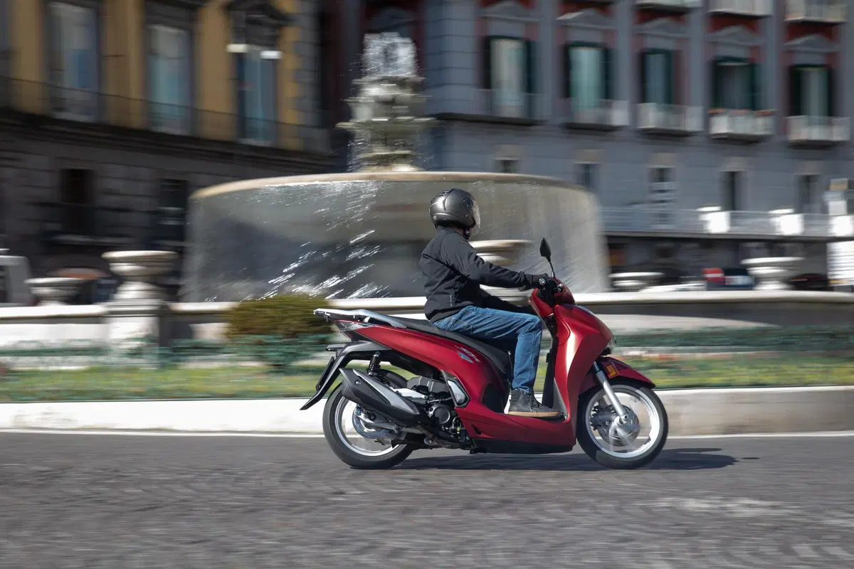  Honda SH 350I 2022. Più veloce e più potente (30)