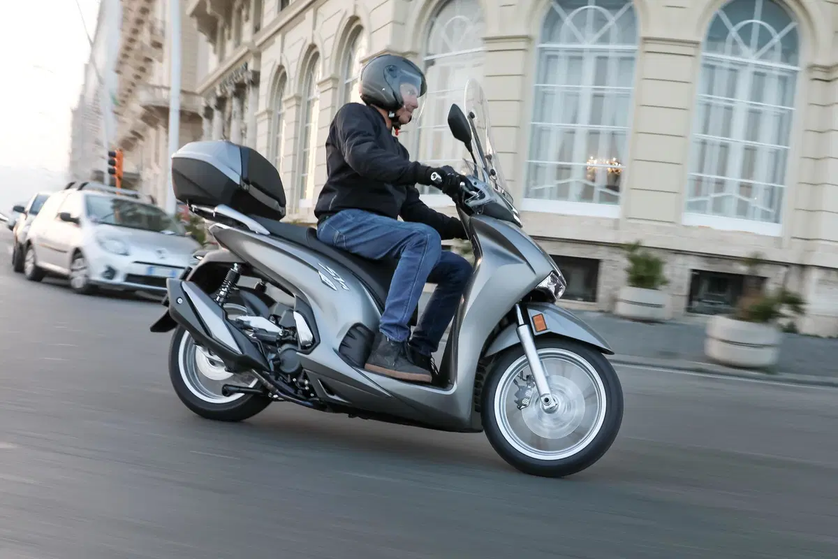  Honda SH 350I 2022. Più veloce e più potente (55)